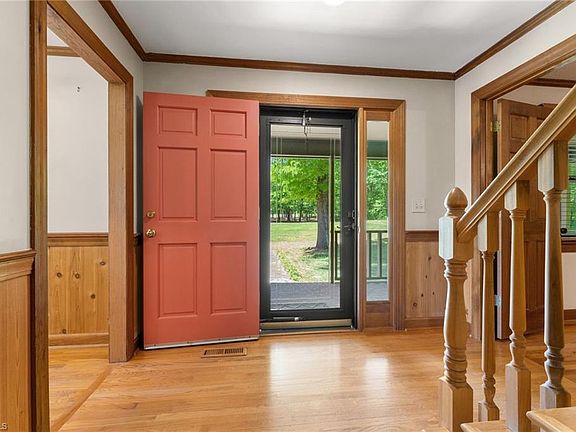 5th image of 1098 Greenfield Rd