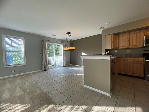5th image of 212 Norfolk Ct