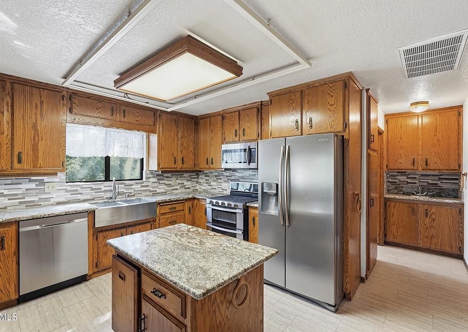 963 Jungfrau Dr, Crestline, CA 92325 | Zillow