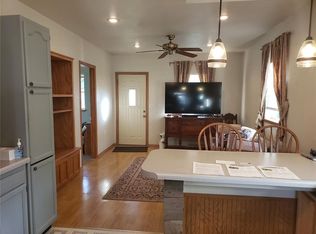 107 Polk St SE, Cascade, IA 52033