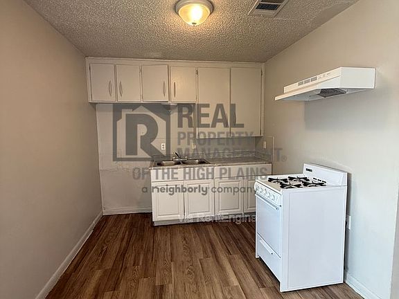 3rd image of 1301 Evergreen St APT B
