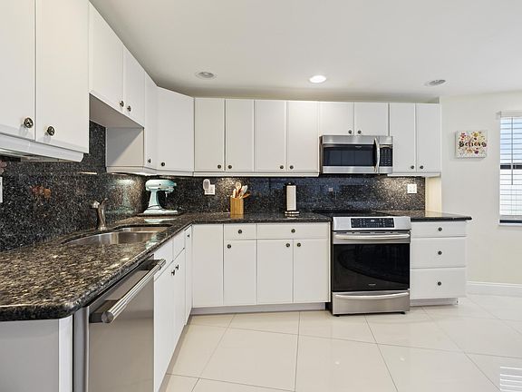 2nd image of 1800 S Ocean Blvd APT 1109
