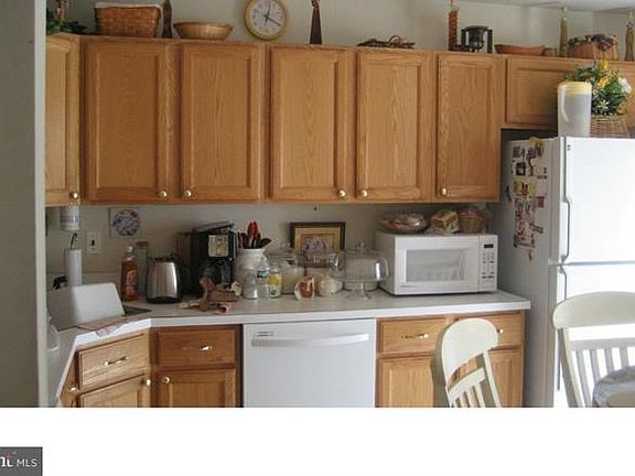 5th image of 42 Tattersall Dr