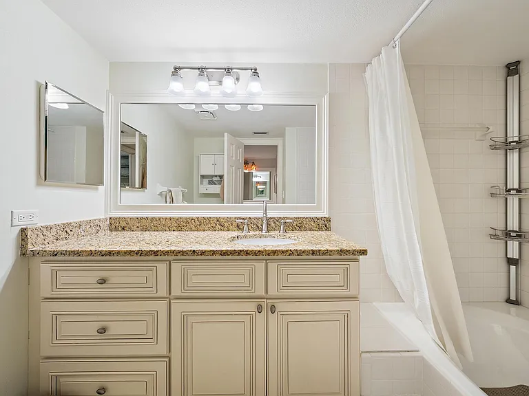 803 Clubhouse Cir — Photo 22