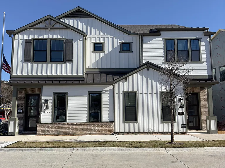 1141 Concan Dr — Photo 1
