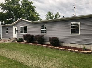 1011 N Mill St, New Athens, IL 62264
