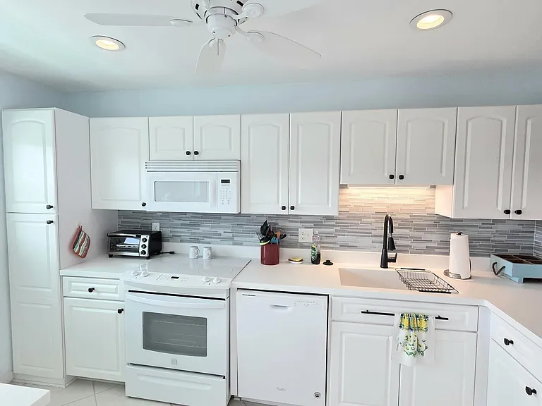 1225 Carlton Ct #202 — Photo 10