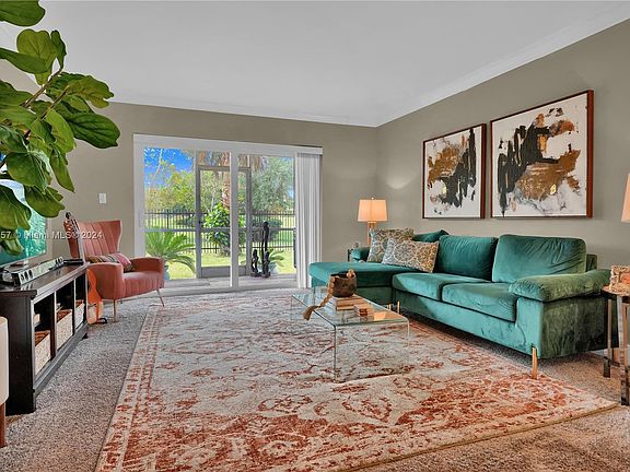 4th image of 950 Hillcrest Dr APT 114