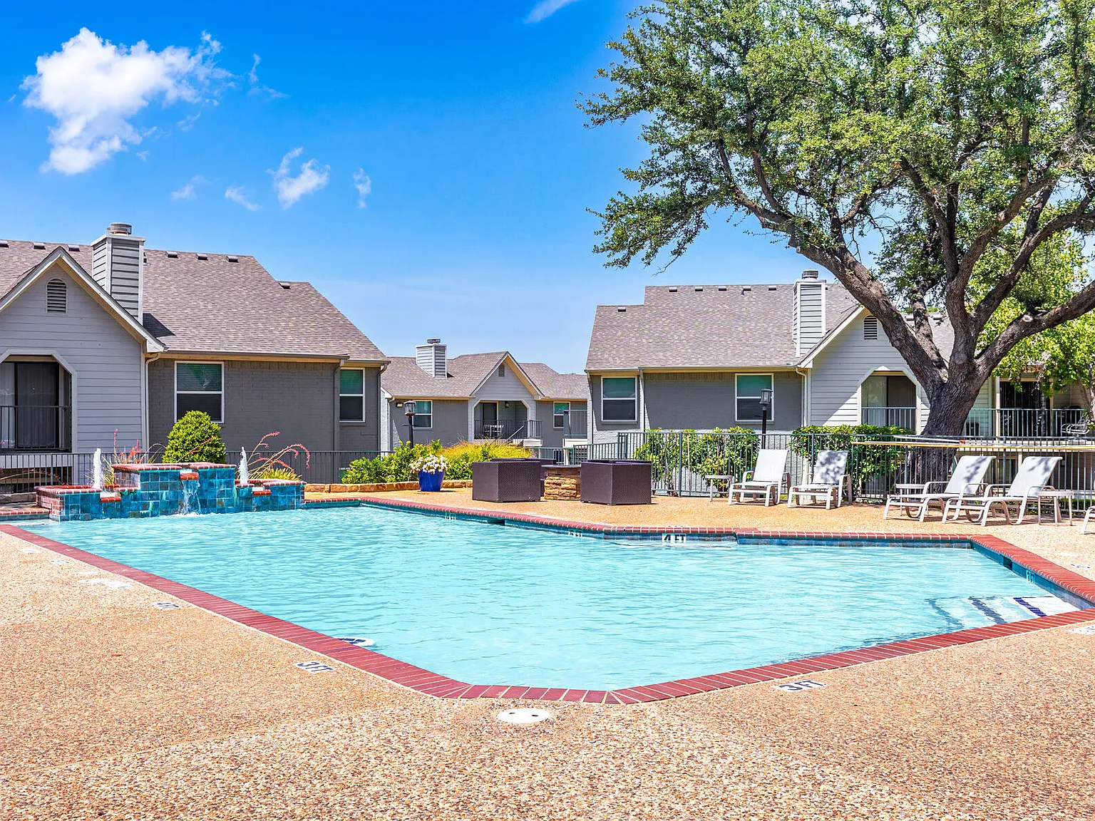 Fieldcrest Apartments — Photo 4