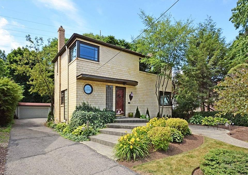 1st image of 20947 Stratford Ave