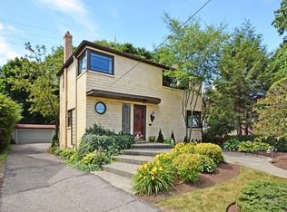 20947 Stratford Ave, Rocky River, OH 44116