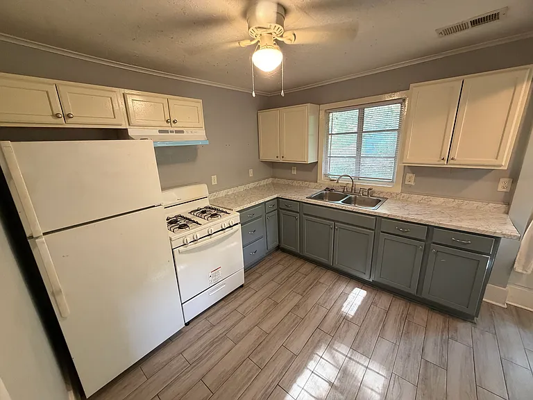Nice Spacious Kitchen