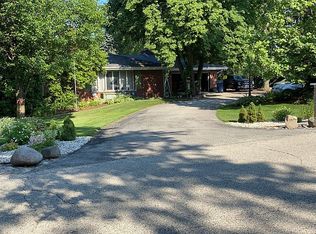 2333 S Westwood Ln, Palatine, IL 60067