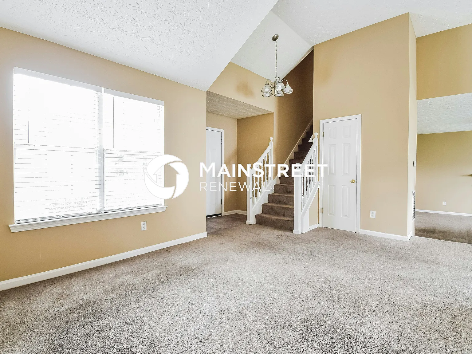 150 Hazelhurst Dr — Photo 3