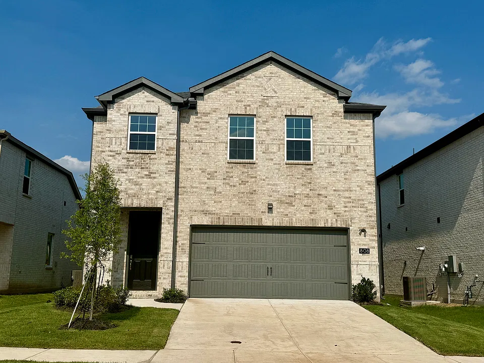 808 Santa Lucia Dr