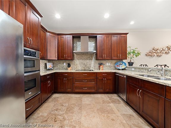 4th image of 2351 Lakeview Dr Unit 409