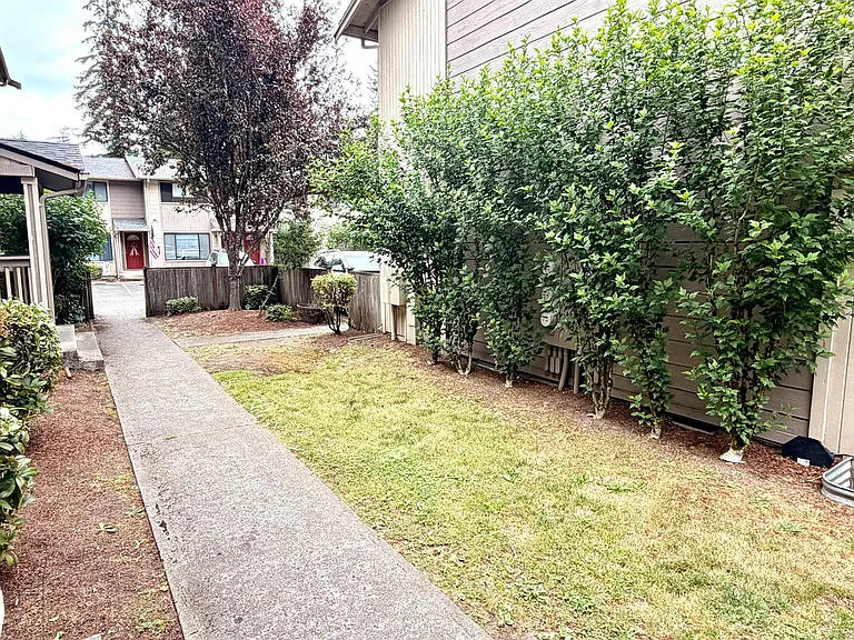American Lake Townhomes — Photo 33