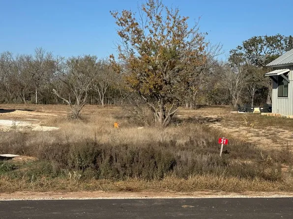 31 Lager Ct #31, Fredericksburg, TX 78624