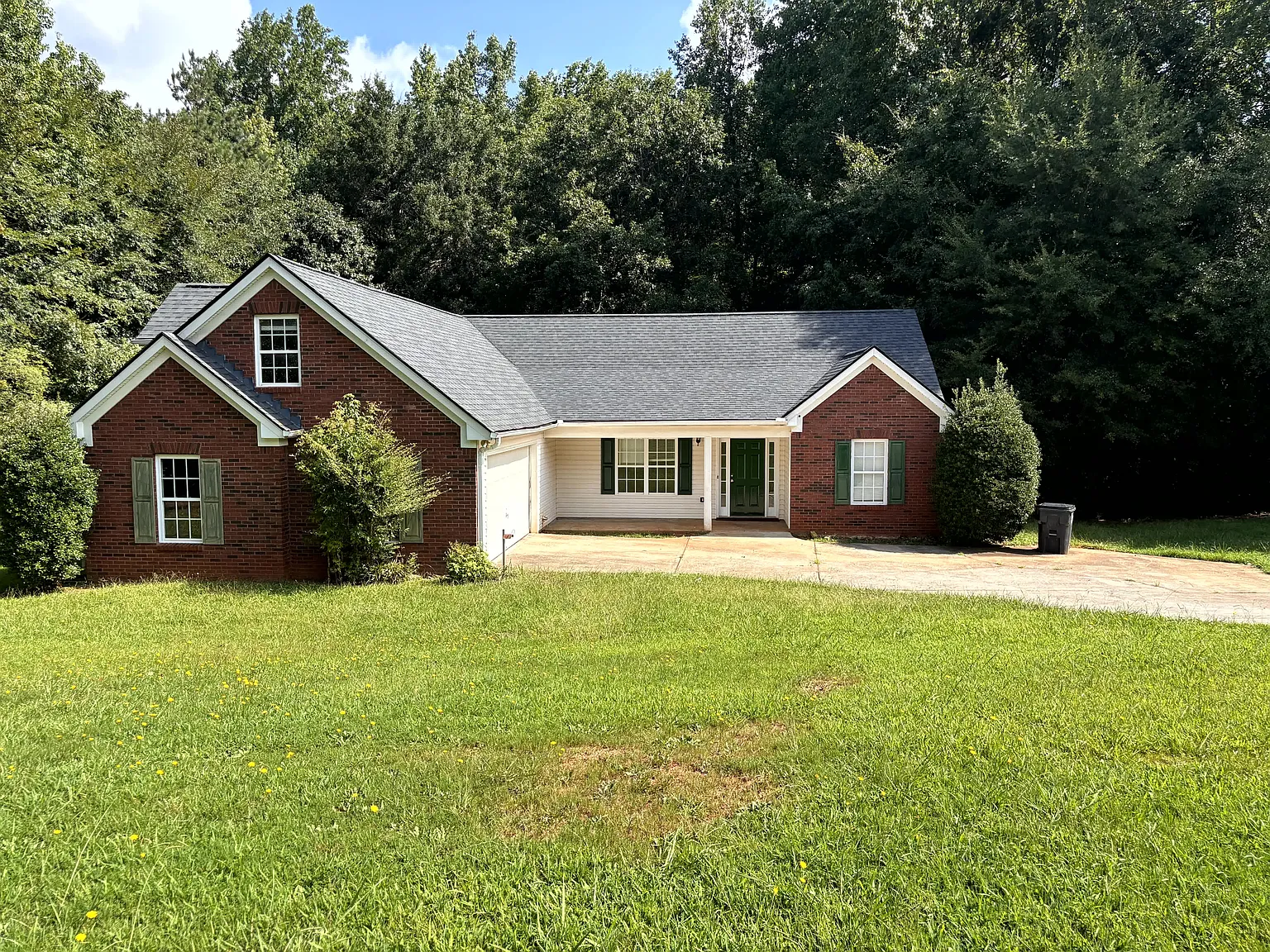 4 bed, 2.0 bath, 2018 sqft, $1,875 — Photo 2