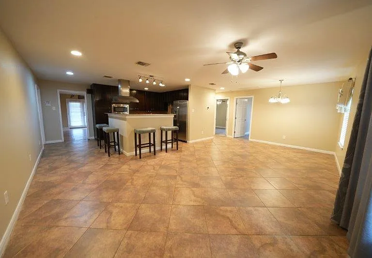 383 Gayle Ave — Photo 11