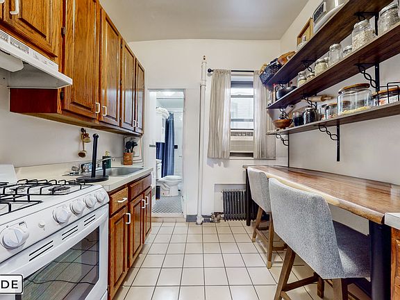 2nd image of 209 W 80th St APT 5D