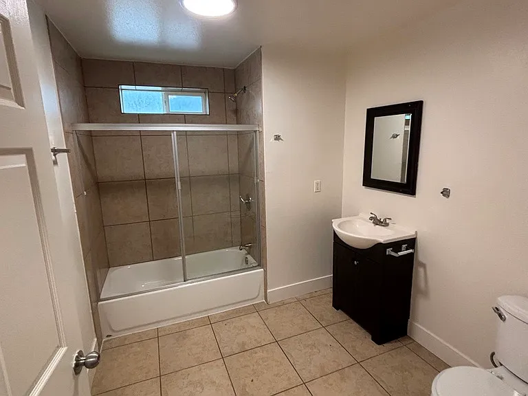 5913 Denver Ave — Photo 7