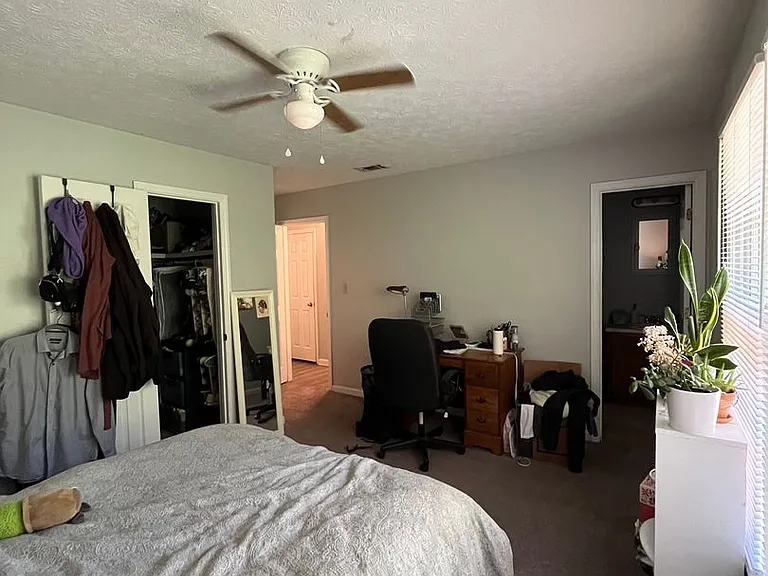 139 Barrington Pl #3 — Photo 20