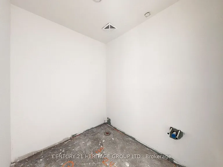 8888 Yonge St #103-L/W — Photo 37