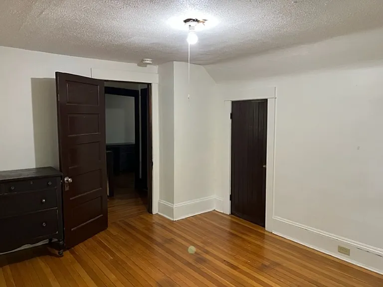 119 Thurston Ave — Photo 34