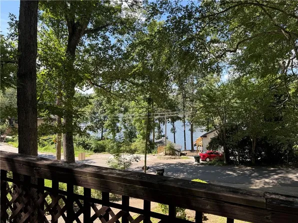 8439 Lake Dr, Snellville, GA 30039