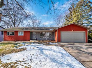 419 Woodridge Ave, Iowa City, IA 52245