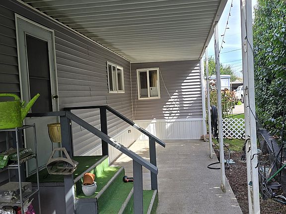 4th image of 501 Division Ave Unit 28
