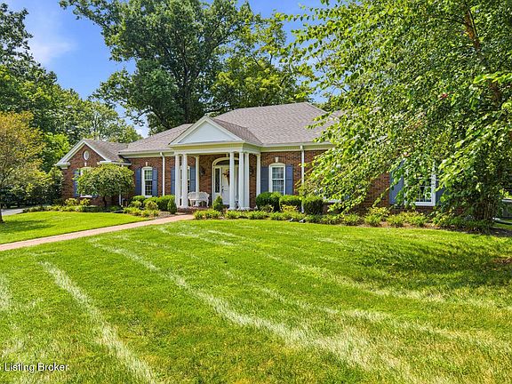 2nd image of 2902 Falmouth Dr