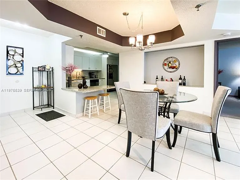 9341 Collins Ave #1204 — Photo 4
