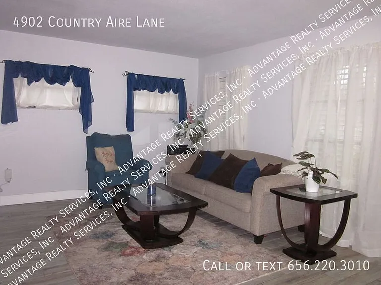 4902 Country Aire Ln — Photo 5