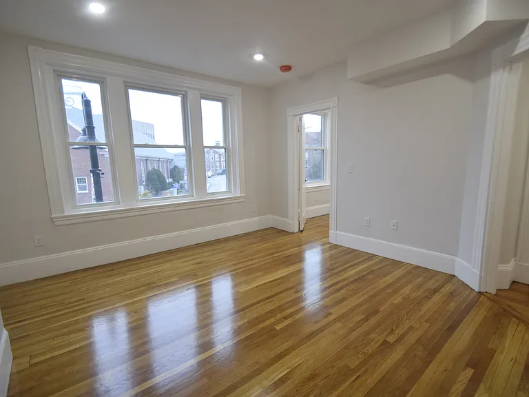 31 Harvard St #2 — Photo 8