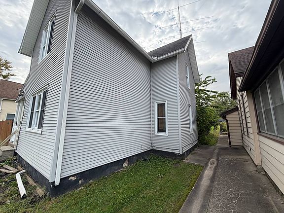 4th image of 819 11th St