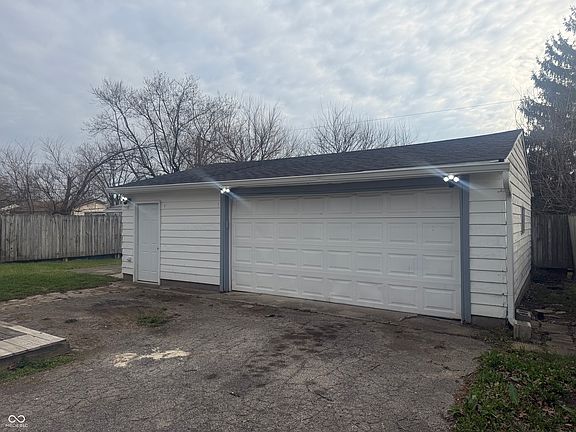 2nd image of 2613 N Bazil Ave