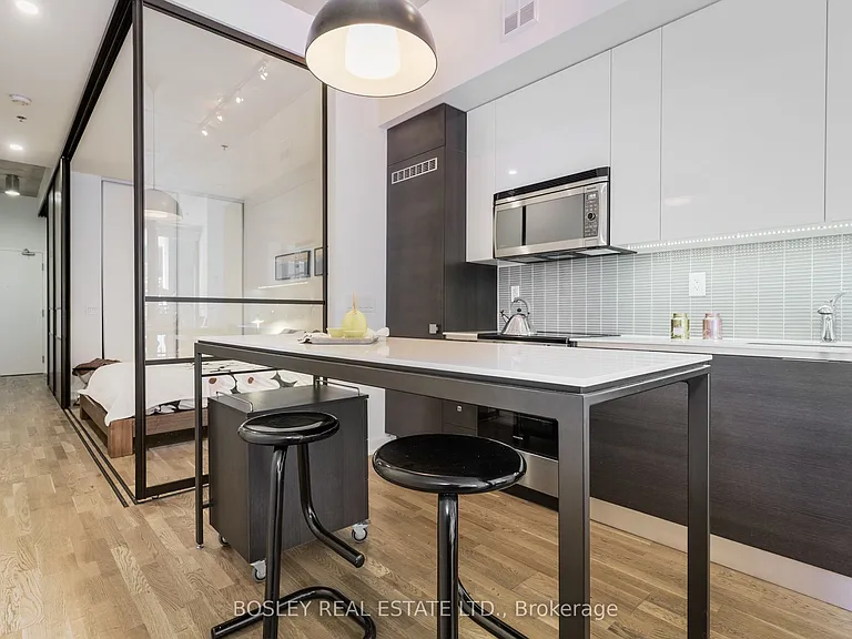 8 Dovercourt Rd #221 — Photo 7