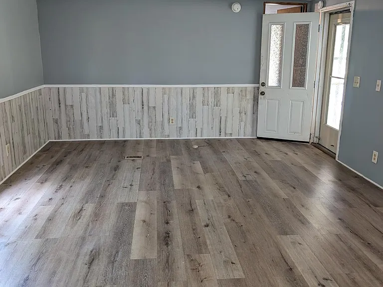 220 Guy Ave — Photo 6