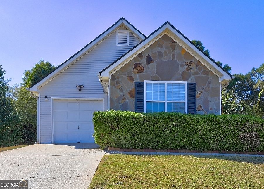 1st image of 371 Autumn Lake Dr