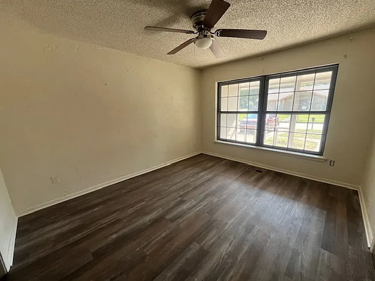 1832 S Fir Ave — Photo 9