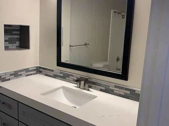 4th image of 557 S Eliseo Dr APT 3