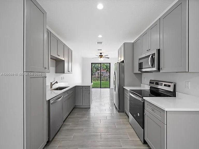 1st image of 141 W 16th St