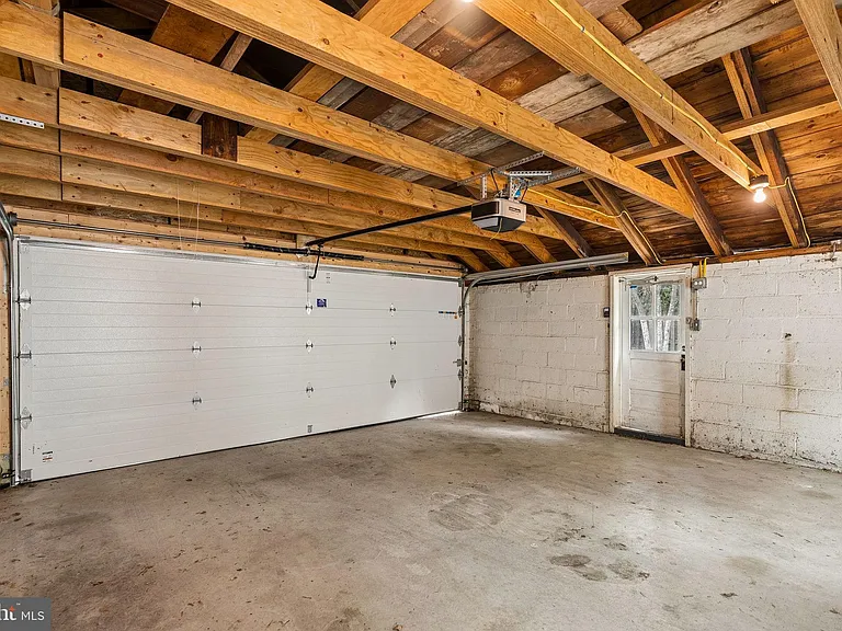418 Murdock Rd — Photo 41