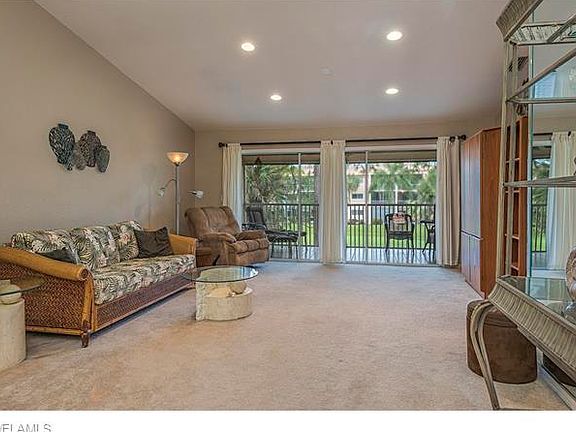 3rd image of 576 Woodshire Ln APT F6