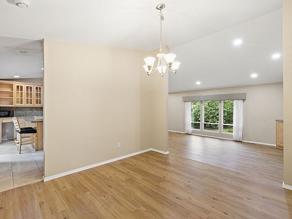 4th image of 6810 153rd Ave NE
