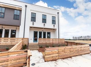 906 Farmstead Rd, Suwanee, GA 30024