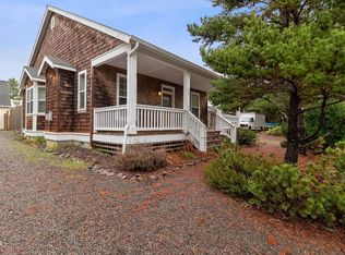 185 Oceanview St, Depoe Bay, OR 97341