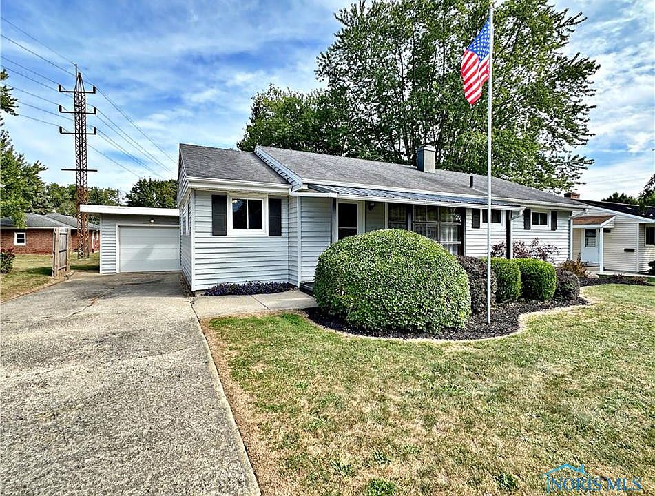 1st image of 121 Lindsay Ave